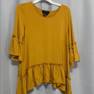 Karen Kane flowy top